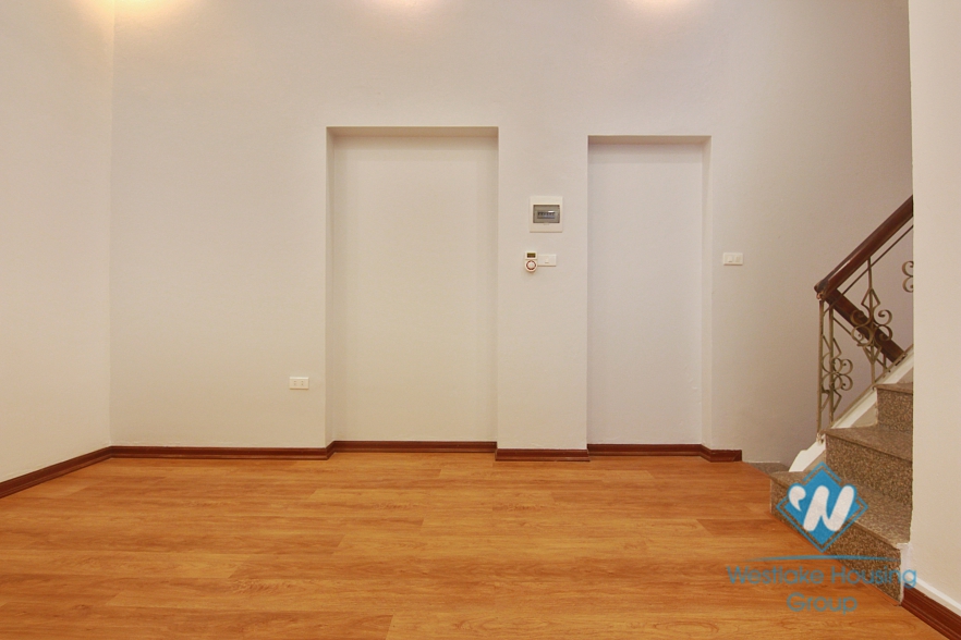 Nice house for rent in alley 111 Xuan Dieu st, Tay Ho District 